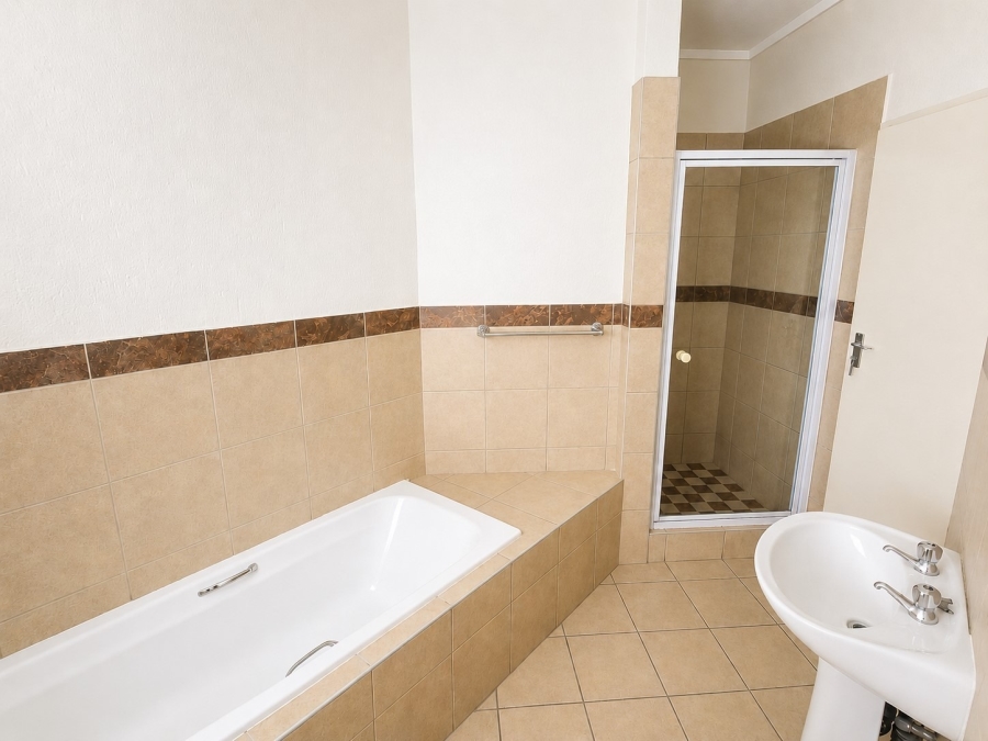 2 Bedroom Property for Sale in Rustenburg Central North West